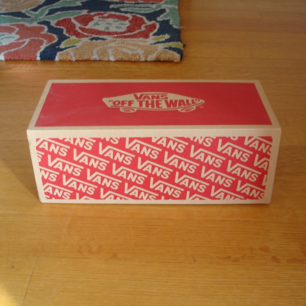 VANS Empty Shoe Box w/ Hinged Lid, 12" x 4" x 4.75", no shoes included